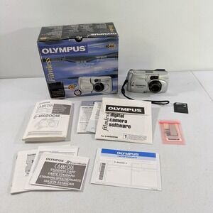 Olympus Camedia D-460 Zoom Digital Camera Silver 1.3MP Autofocus 3x Optical Zoom